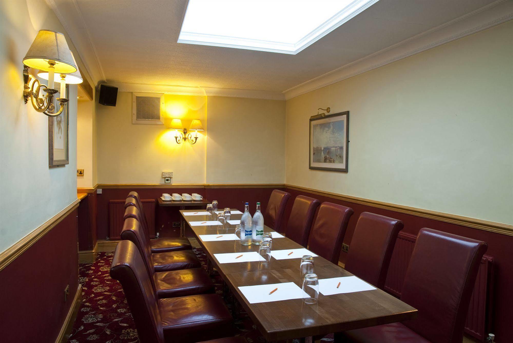 The Royal 3* Crosby (Merseyside)